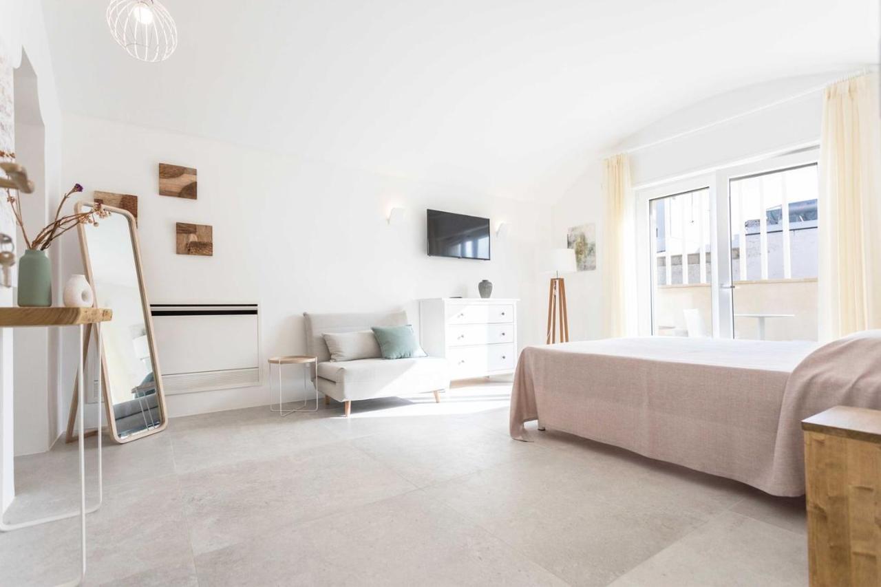 Dimora Dei Maestri-Camera Con Veranda E Bagno Privati Felline Bagian luar foto