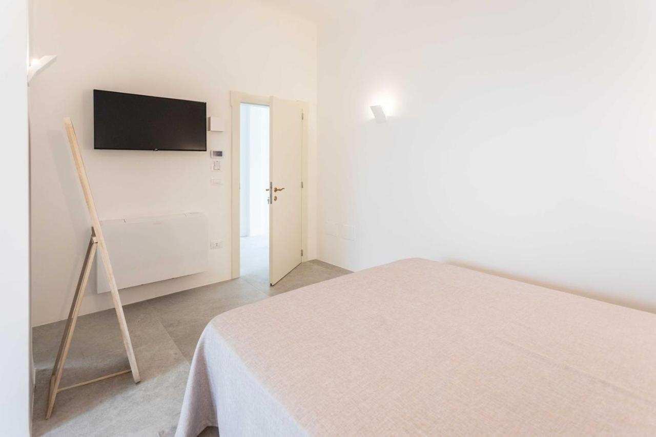 Dimora Dei Maestri-Camera Con Veranda E Bagno Privati Felline Bagian luar foto