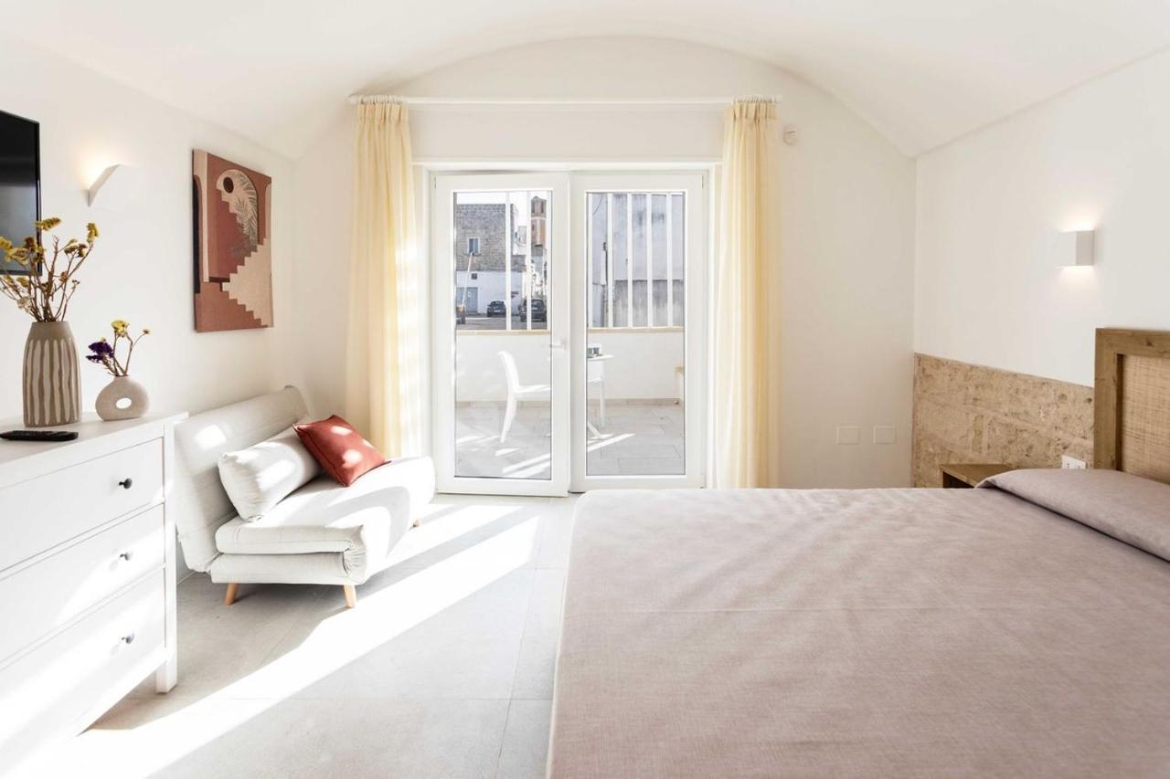 Dimora Dei Maestri-Camera Con Veranda E Bagno Privati Felline Bagian luar foto