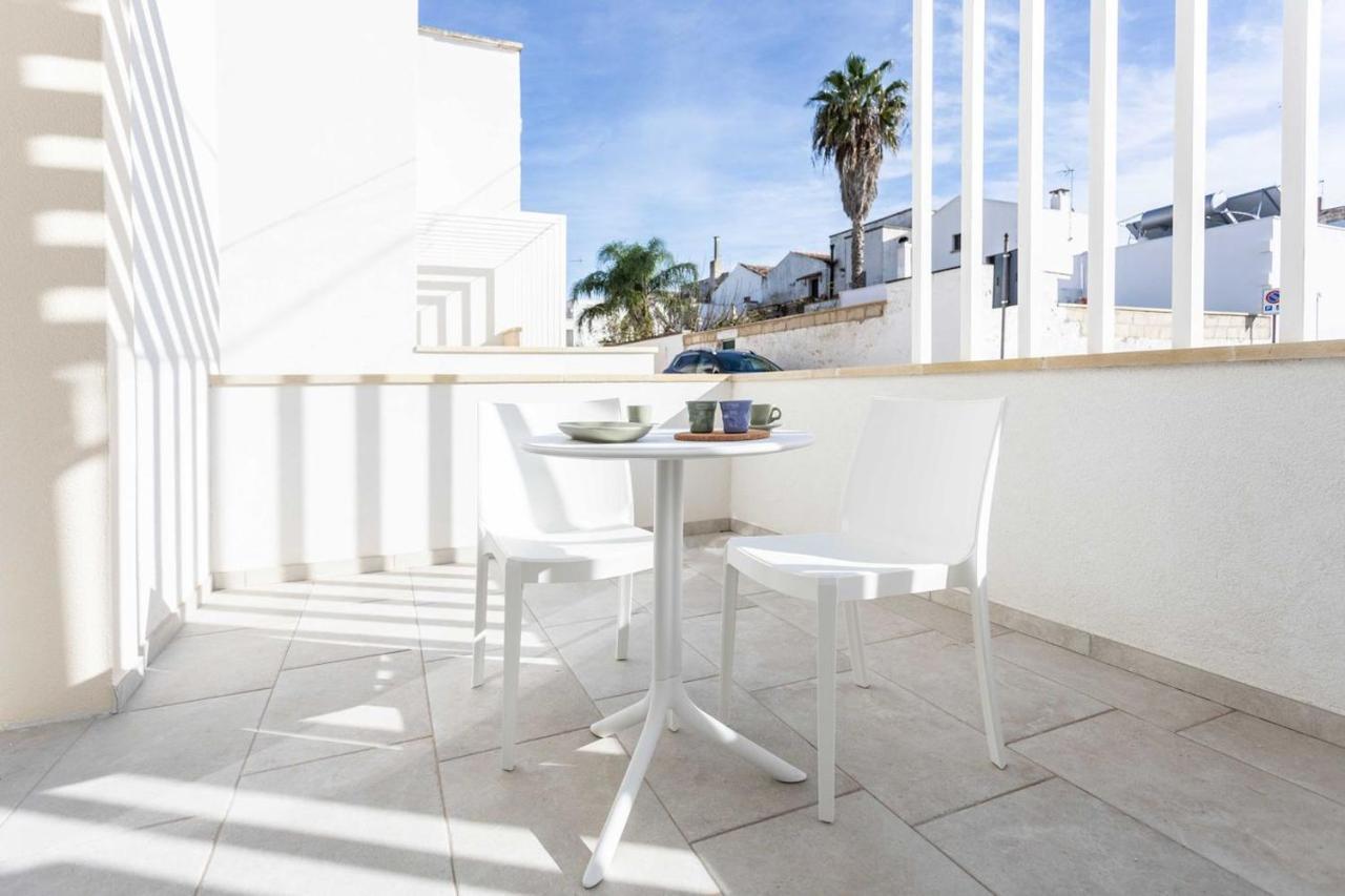 Dimora Dei Maestri-Camera Con Veranda E Bagno Privati Felline Bagian luar foto