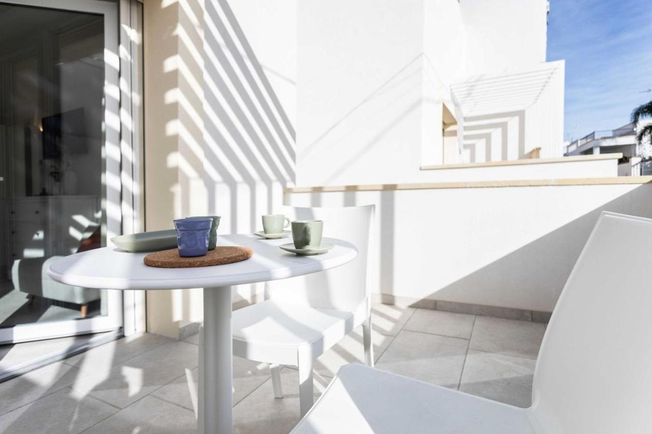 Dimora Dei Maestri-Camera Con Veranda E Bagno Privati Felline Bagian luar foto