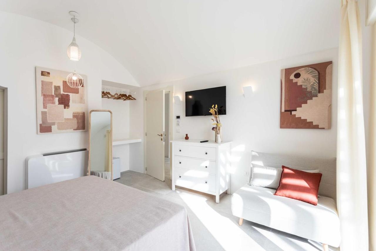 Dimora Dei Maestri-Camera Con Veranda E Bagno Privati Felline Bagian luar foto