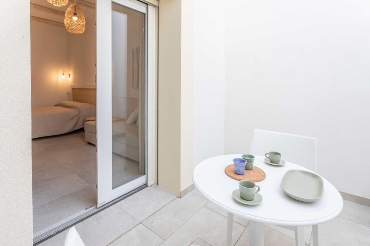 Dimora Dei Maestri-Camera Con Veranda E Bagno Privati Felline Bagian luar foto