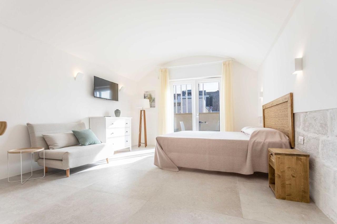 Dimora Dei Maestri-Camera Con Veranda E Bagno Privati Felline Bagian luar foto