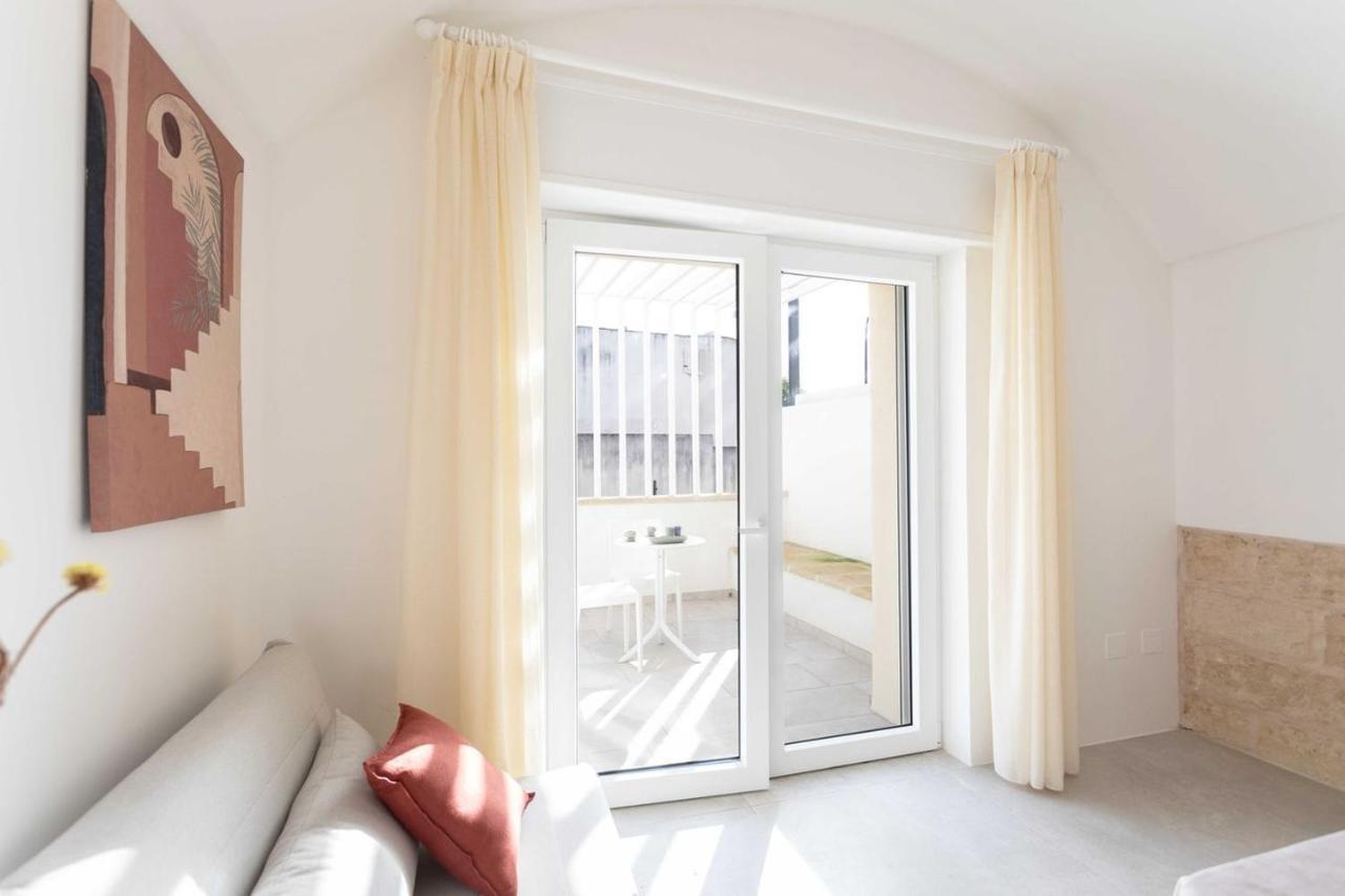 Dimora Dei Maestri-Camera Con Veranda E Bagno Privati Felline Bagian luar foto