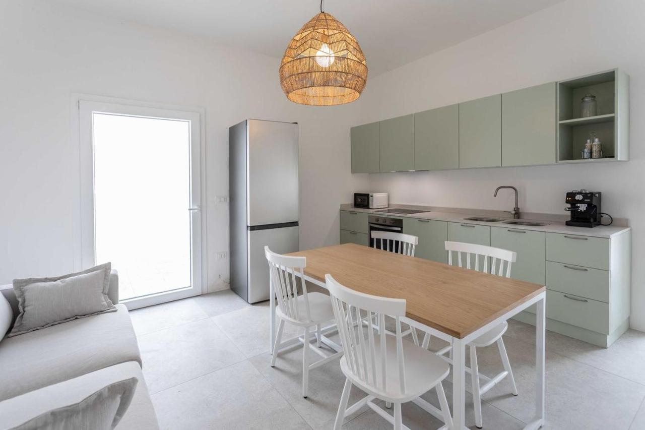 Dimora Dei Maestri-Camera Con Veranda E Bagno Privati Felline Bagian luar foto