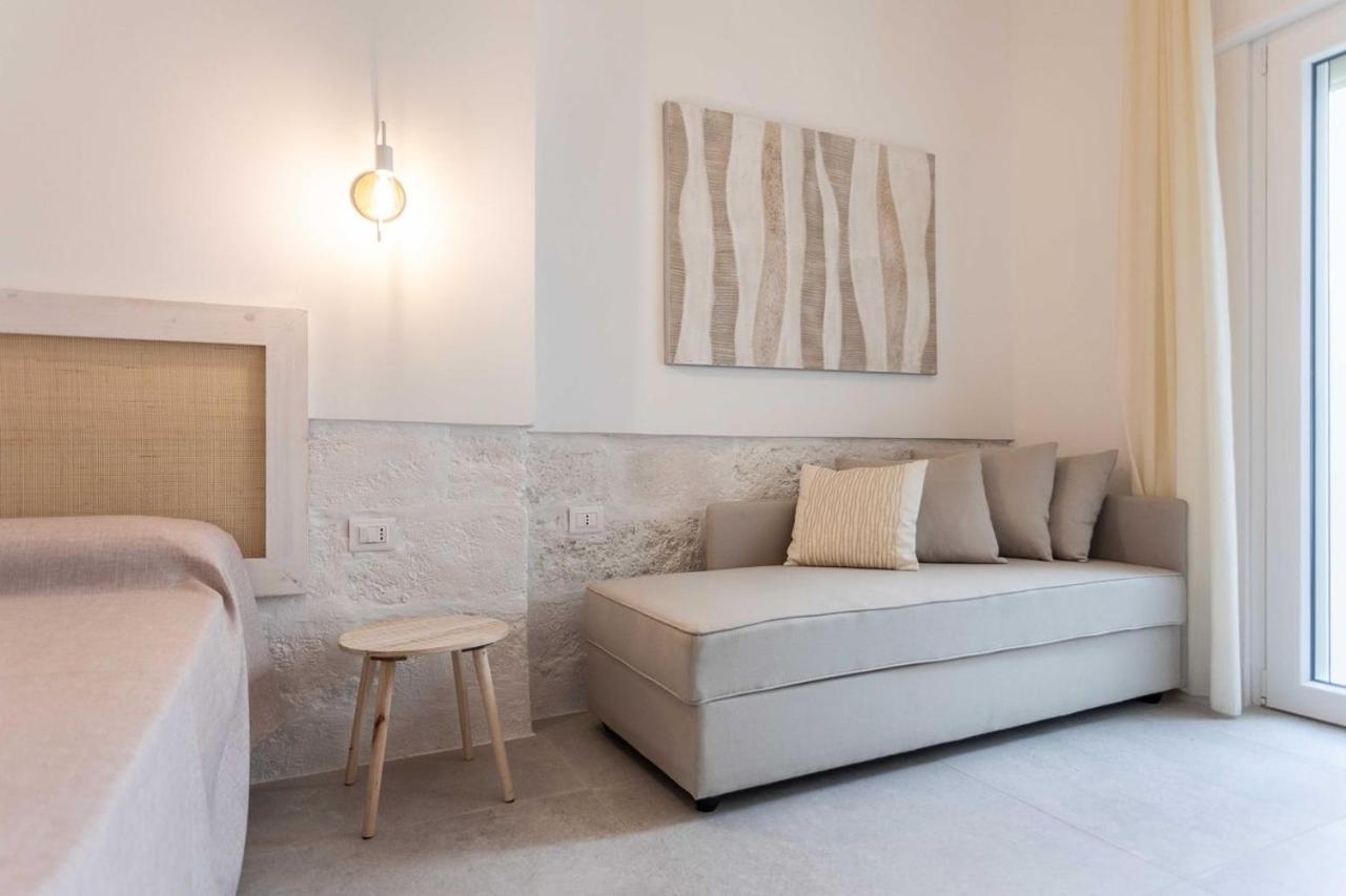 Dimora Dei Maestri-Camera Con Veranda E Bagno Privati Felline Bagian luar foto